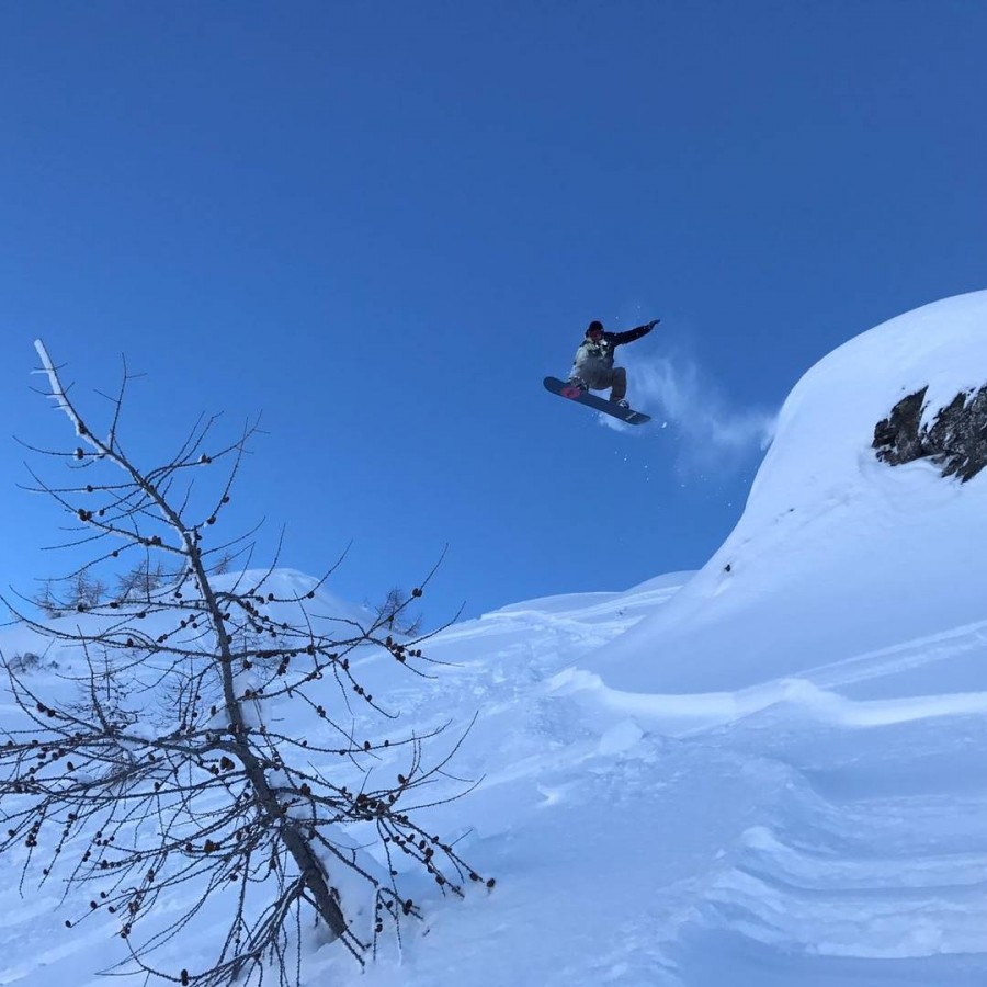 Fresh Snowfall in Airolo: on Jan 11 Ravina Chairlift Opens for Freeriding!