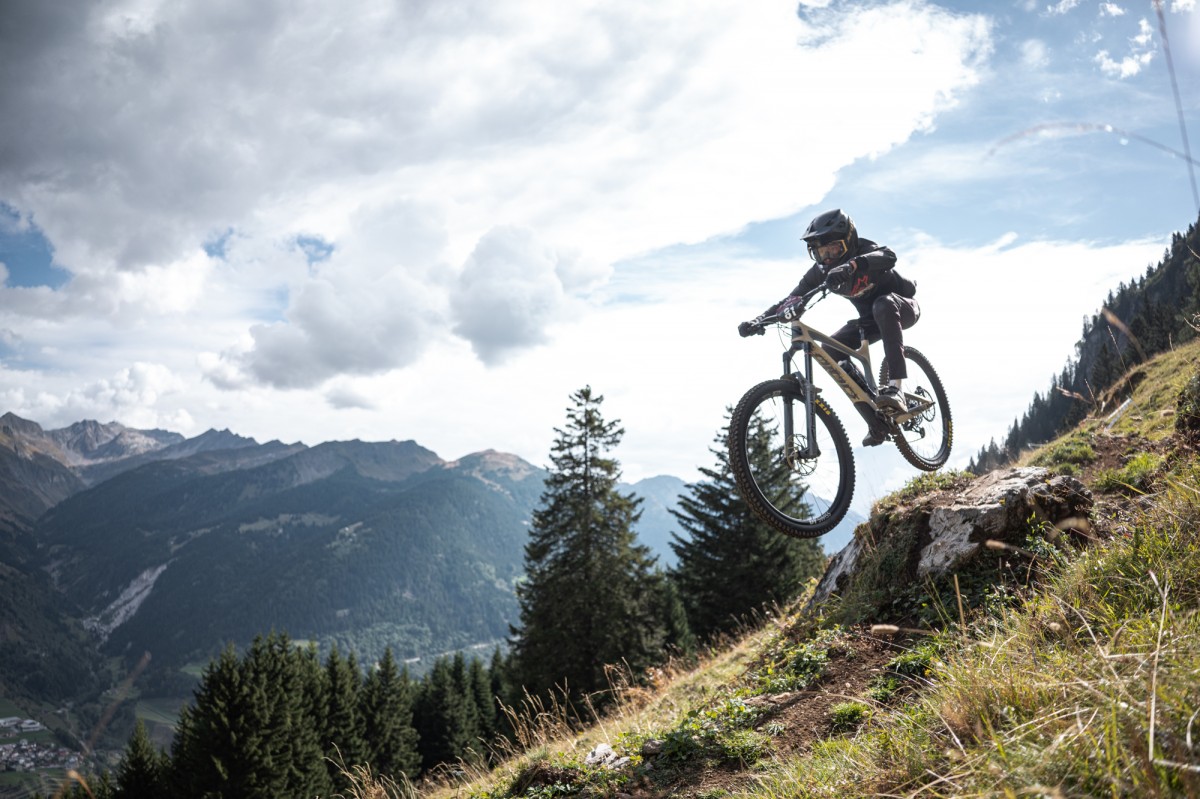 Tutto lo spettacolo della Swiss Enduro Series sui trail dell’Airolo Bike Park